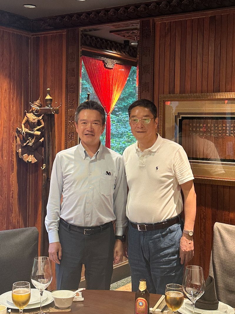 蔡建新總經(jīng)理與4月1日到任的丸紅（上海）有限公司董事長(zhǎng)、總經(jīng)理米谷陽(yáng)一先生會(huì)面